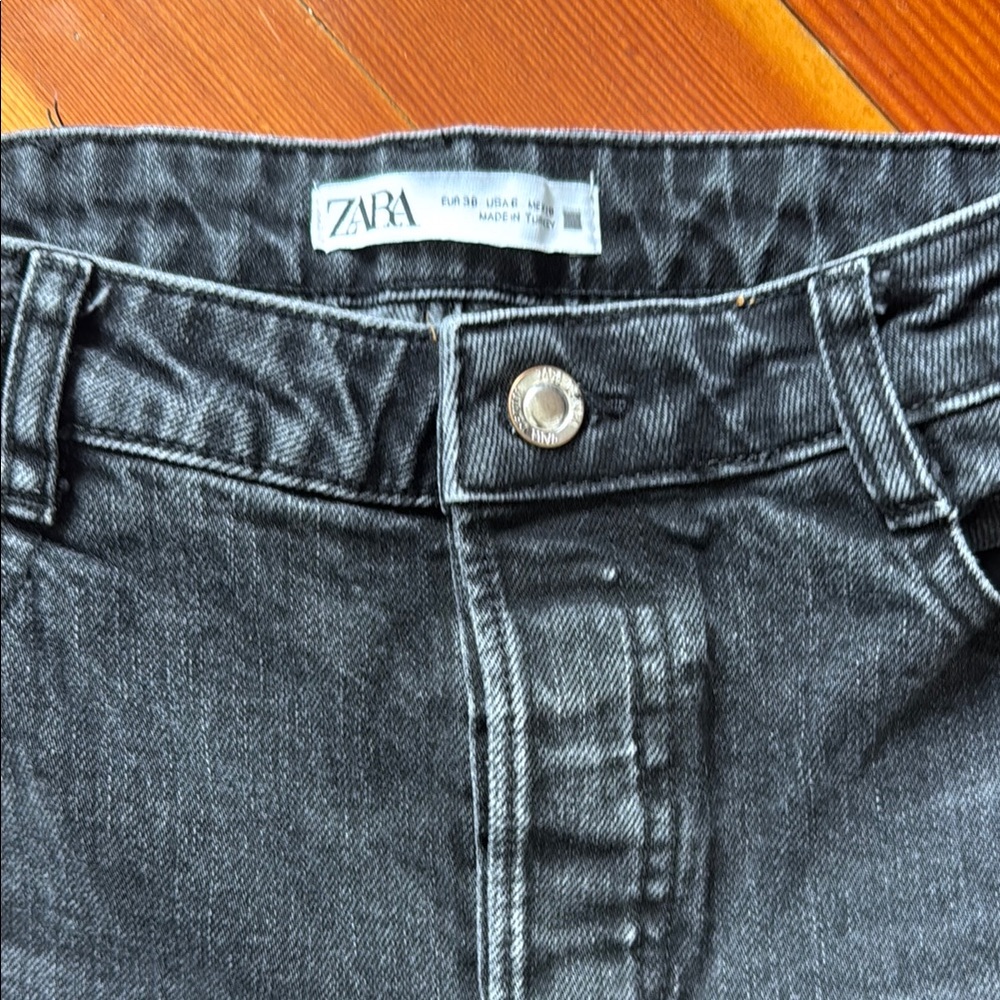 Zara Classic Mom Fit High Rise Ankle Length Straight Black Jeans - Picture 2 of 3